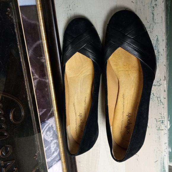 Softspots Black Leather/Suede Heels - Picture 9 of 12